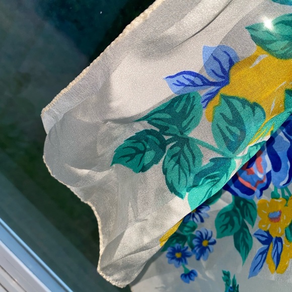Silk Floral Scarf Made in Italy - Picture 11 of 15